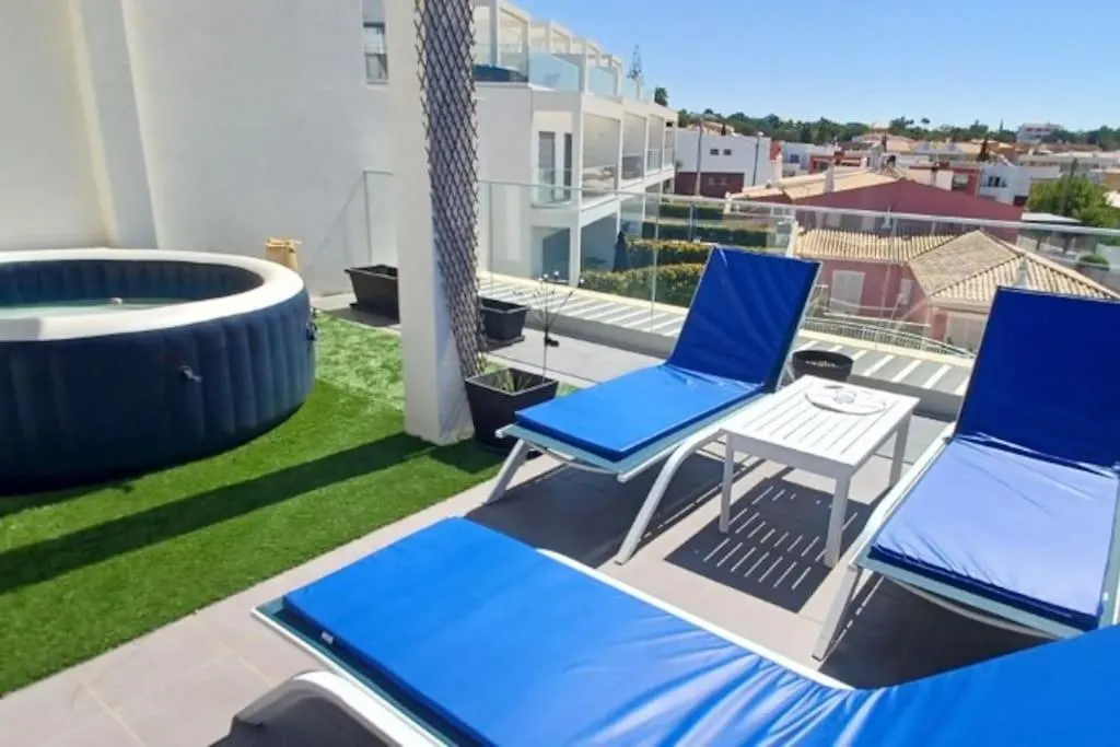 Maison Avec Piscine Et Jacuzzi Guia  Holiday home
